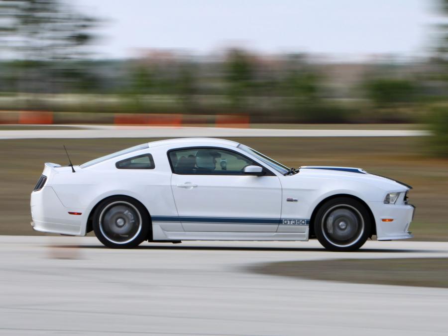  Shelby GT350 2010 года  (фото 14 из 15)